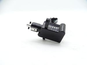 Interrupteur de frein 421-43-26471 pour chargeuses Komatsu WA300-3, WA320-3, WA350-3, WA380-5, WA400-3, WA430-5, WA450-3 et WA800-3. - Product Image 2