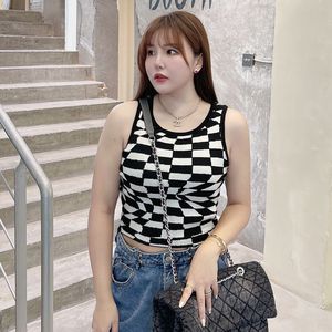 Happy Hut – Haut court sans manches en maille modal à carreaux pour femme, grande taille - Product Image 4