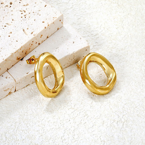 Boucles d'oreilles minimalistes géométriques en forme de cercle, plaquées or 18 carats, en acier inoxydable, bijoux tendance, style européen et américain - Product Image 4