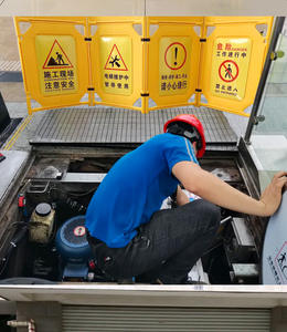Barriera di isolamento per la manutenzione dell'ascensore aeroportuale in plastica pieghevole per la sicurezza telescopica del segnale stradale temporaneo sul posto di lavoro barriera stradale - Product Image 2