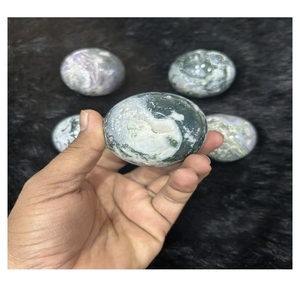 Boule de cristal en agate mousse naturelle sculptée à la main, décoration d'intérieur, cadeau, ornement, guérison - Product Image 3