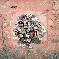Tuiles de Mahjong résistantes aux rayures avec un design festif pour une utilisation fréquente lors des fêtes de Noël et accessoire de jeu durable