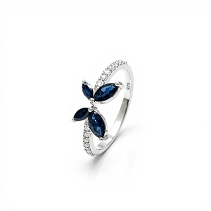 Anillo de Plata de Ley 925 con Zafiro Azul Natural y Diamantes - Product Image 1