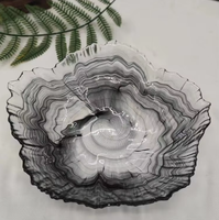 Lots de vaisselle jetable en verre pour la restauration : Assiettes de service, assiettes à dessert, bols à fruits et plateaux ronds à motif floral style aquarelle