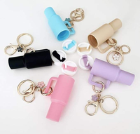 10 Pièces Mini Porte-clés 3D en Forme de Tasse, Breloques en Plastique pour Gobelets Stanley, Idéales pour Rouge à Lèvres, Baume à Lèvres, Porte-clés de Sac à Dos