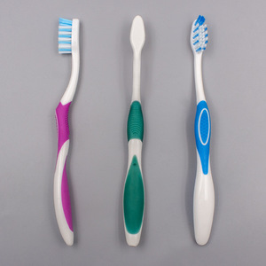 Cepillo de Dientes Manual para Adultos de Cerdas Suaves de Alta Calidad, Estilo Japonés JSM819, Caja de 288 Unidades - Product Image 2