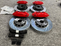 Kit complet de freins à disque 330 mm avec étriers 4 pistons style F50 F40 et plaquettes de frein, logo personnalisé, compatible avec Lexus IS250 2008 et jantes 17 pouces