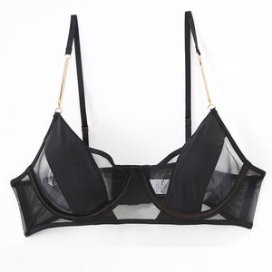 Set di Lingerie in Rete Nera con Cinturini a Catena Dorata, Reggiseno Trasparente e Perizoma di Alta Qualità, Set di 2 Pezzi dal Design Unico e alla Moda - Product Image 5