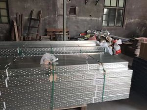 Plateforme en acier galvanisé Q235 pour décoration <span class=keywords><strong>de</strong></span> bâtiment, toiture et plancher, en alliage non coulé, 200*40*2.0 - Product Image 5