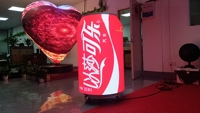 Écran créatif en forme de boîte de conserve LED pour les centres commerciaux publicitaires Affichage d'affiches numériques pour la visualisation graphique des achats