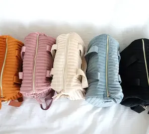 Ginzeal matelassé coton rempli matériau bouffée grande capacité sac de voyage en <span class=keywords><strong>peluche</strong></span> <span class=keywords><strong>polochon</strong></span> sac fourre-tout avec compartiment pour ordinateur portable - Product Image 1