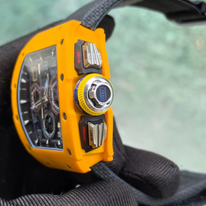Reloj de Fibra de Carbono Amarillo de Lujo de Alta Gama Más Vendido 65-01 - Reloj Mecánico Automático para Negocios y Eventos Sociales - Product Image 2