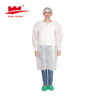 EN 13795 robe de médecin hôpital médical robe d'isolement chirurgicale jetable avec poignets tricotés à vendre