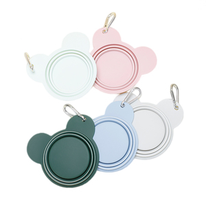 Bol de voyage en silicone personnalisable pour animaux de compagnie avec un design mignon d'ours, mousqueton léger pour la randonnée - Product Image 1