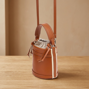 Bolso Tipo Cubo Casual Ecológico de Cuero Vegano Voler con Costuras en Contraste - Elegante Bolso de Hombro para Mujer, Versátil para Uso Diario - Product Image 2