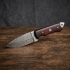 Cuchillo Táctico de Supervivencia y Camping de Acero Inoxidable Forjado de Alta Calidad con Hoja Recta y Mango de Madera de Nogal para Bushcraft al Aire Libre - Product Image 2