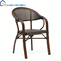 Ensemble table et chaises de salle à manger Teslin pour événements extérieurs modernes, confortable, décontracté, durable, avec panneau en verre de haute qualité, idéal pour villa, hôtel, cour.