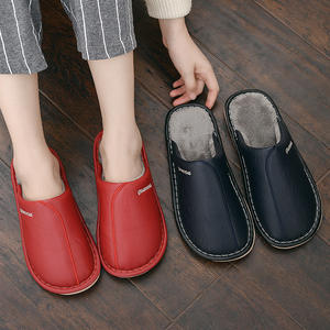 Chaussons d'hiver imperméables et chauds en PU, antidérapants, pour la maison, en cuir - Product Image 1