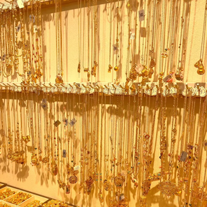 יוקרה 18 קארט מצופה זהב 18 קראט סט תכשיטים אופנתיים צמיד טבעת עגילים עם עיצוב פרח בר מזל - Product Image 6