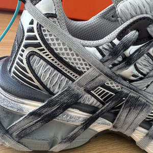 Chaussures Chunky Lumineuses Tendance Rétro Décontractées Hiver Luxe Designer Balen3xl Haute Qualité Personnalisées OEM pour Femmes et Hommes - Product Image 3