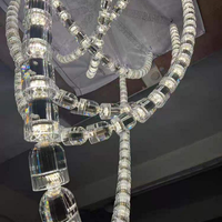 Luminaire suspendu personnalisé de luxe en cristal pour hôtel, villa, hall duplex, salon, escalier