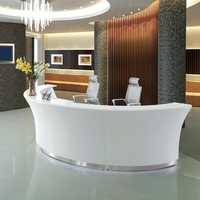 Grand bureau d'hôtel circulaire Poste de travail de l'hôpital Mobilier de bureau de réception Service d'aéroport Comptoir de réception commercial