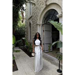 Conjunto de 2 Piezas de Lino Blanco para Mujer Madora, Top y Pantalones Cortos por Encima de la Rodilla, Talla XS, Diseñado para Salir - Product Image 4