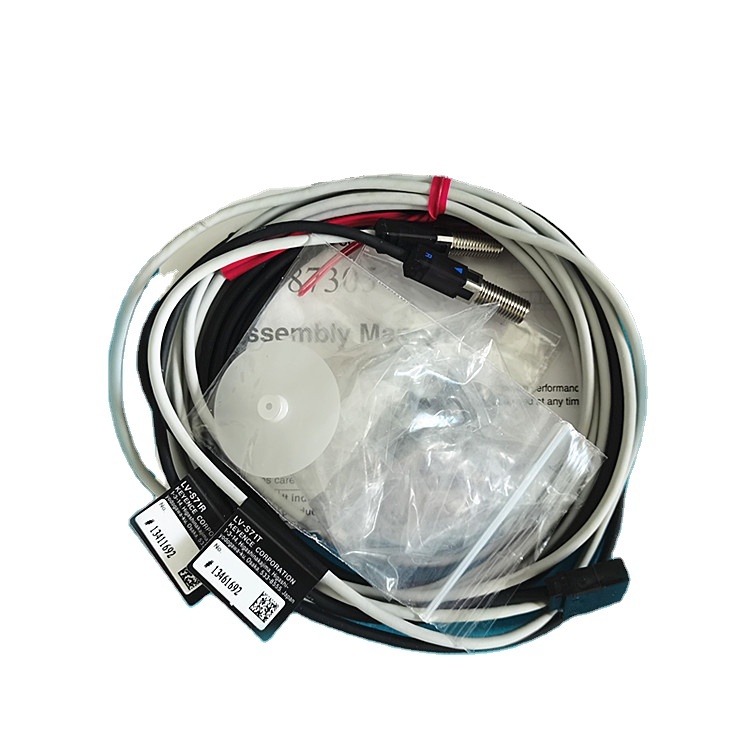 KEYENCE LV-S71 Compact 655 Nm M6 Laser Sensor - Fast Response