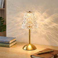 Lampe de table LED moderne en métal, 3 températures de couleur, abat-jour en acrylique en forme de fleur, éclairage décoratif doré pour chambre, salon, mariage