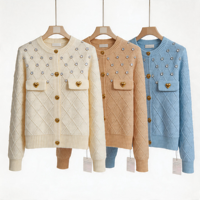 Cardigan court en maille pour femme, blanc de haute qualité, orné de strass creux effet diamant, col rond, boutons dorés en forme de cœur