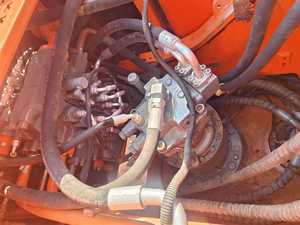 Excavatrice d'occasion Doosan DX225 22T de Shanghai, Chine, capacité de 1,28 m³, moteur et pompe d'origine, poids opérationnel de 25 tonnes - Product Image 3