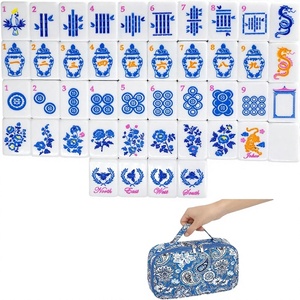 Set Mahjong Americano a 4 Strati in Acrilico, 160 Tessere con Incisione Chiara, Borsa per il Trasporto, per Casa, Viaggi e Serate di Gioco (Porcellana Blu e Bianca) - Product Image 1