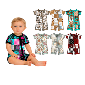 Baby romper van bamboe, korte mouwen, diverse prints, bamboe baby slaapkleertjes, baby bamboe shorties verrassingsbox - Product Image 1