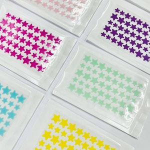 Parches para el Acné Facial, Parches Hidrocoloides con Forma de Estrella, Cubre Granos con Diseño de Estrella, Adhesivos Coloridos para Granos (8mm, 10mm y 12mm) | 45 Unidades - Product Image 3