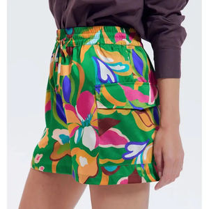 Shorts pour femmes à sublimation, faciles à porter, très vendus, dans différentes couleurs, élégants, confortables, arrivée de shorts pour femmes de la plus haute qualité - Product Image 4