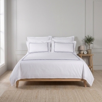 Ensemble de literie d'hôtel personnalisé OEM 400 fils couvre-lit brodé blanc 3 pièces serviettes de bain fournisseur