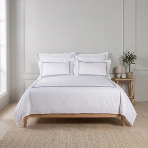OEM <strong>Custom</strong> Hotel Bedding <strong>Set</strong> 400 Thread Count White Embroidered Bed <strong>Cover</strong> 3-Piece Bath Towels Supplier - Product Image 1