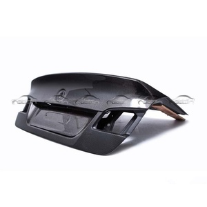 Kit de Carrocería de Fibra de Carbono OLOTDI, Estilo V, Puerta Trasera para F10 520i/540i, Piezas Ligeras para Auto, Acabado Epoxi de Alto Brillo - Product Image 4