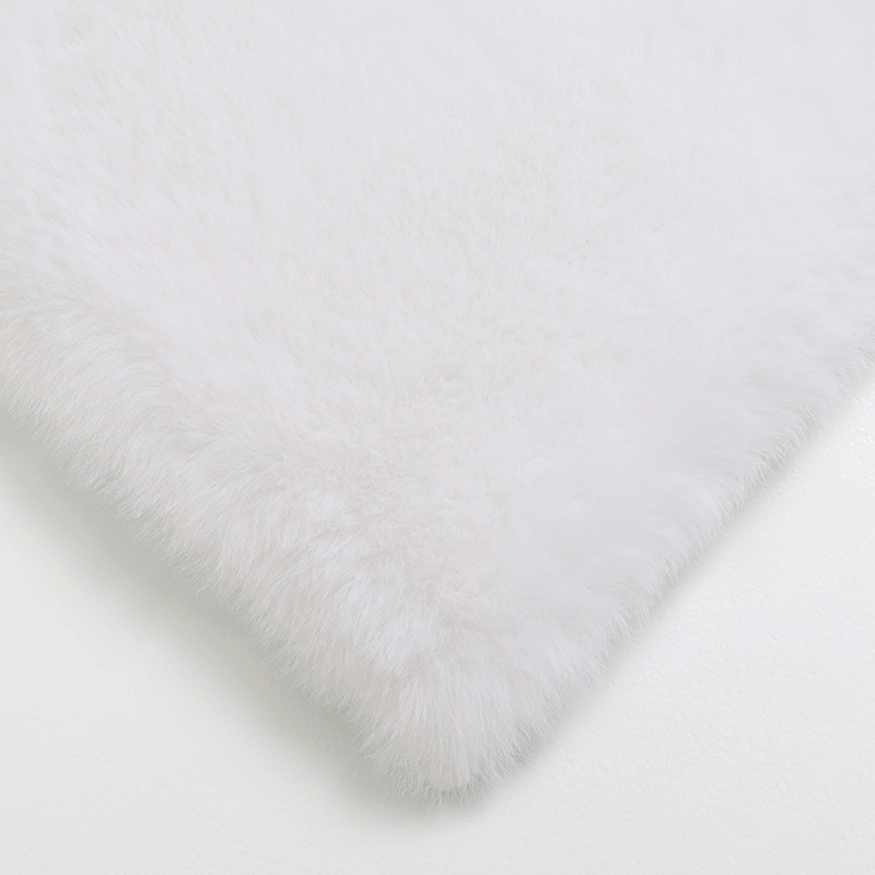 Fourrure de lapin blanc pur (fourrure plus longue et plus épaisse)