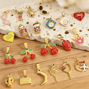 Iconos del Viaje Diario | Dijes de Avión y Cámara de Acero Inoxidable Chapados en Oro PVD de 18K para la Creación de Joyería DIY |   Colgantes Impermeables - Product Image 2