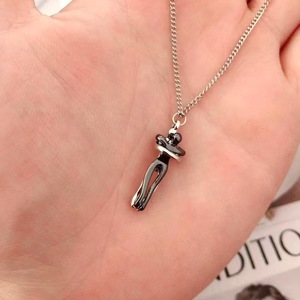 Collana con Ciondolo Coreano 2026 a Forma di Coppia Abbracciata per Amanti Romantici e Gioielli alla Moda per Coppie - Product Image 3