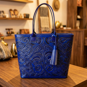 Bolso Tote de Moda Impermeable de Cuero Genuino para Mujer BS International con Logotipo Bordado, Patrón Geométrico y Detalle de Cadena en la Correa de Muñeca - Product Image 1