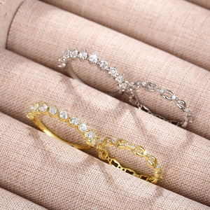 Set di Anelli Minimalisti in Due Pezzi con Zirconi per Donne, Gioielli Eleganti per Uso Quotidiano - Product Image 3