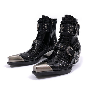 Bottes <span class=keywords><strong>Chelsea</strong></span> unisexes pour hommes, style <span class=keywords><strong>punk</strong></span> métallique, à bout pointu, montantes à la cheville, avec clous et patchwork, à talon épais rehaussant, pour l'été et l'hiver - Product Image 1