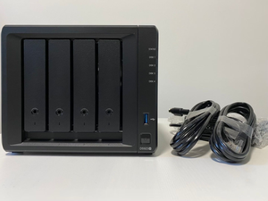 DS923+ DiskStation con 4GB de RAM y 16TB de Almacenamiento Instalado para 4 Dispositivos de Escritorio - Product Image 2