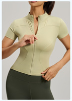 Veste de sport courte pour femme YY, coupe ajustée, décontractée, grande taille 3XL, col montant, fermeture éclair intégrale, manches courtes, hauts de yoga
