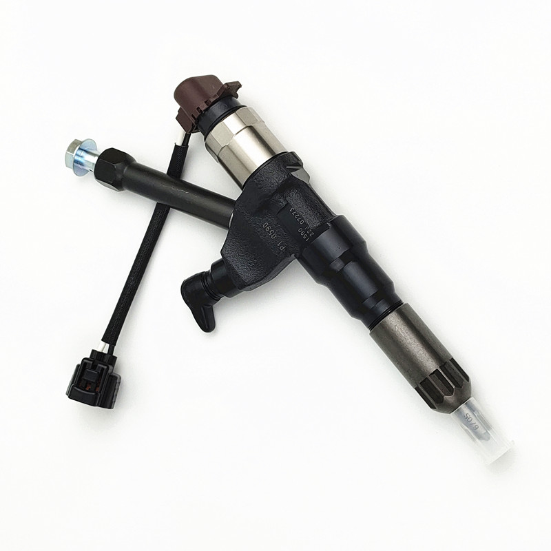 Diesel Injector 23670-E0590 Common Rail Injector 295050-1590 for Toyota HILUX 2KD-FTV