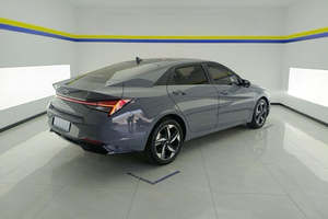 Coche usado Hy-undai Ela-ntra <span class=keywords><strong>2022</strong></span> 1.5L CVT Premium Edition en stock <span class=keywords><strong>Precio</strong></span> de venta - Product Image 3