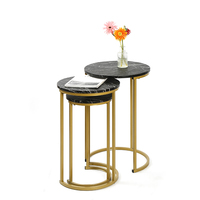 Ensemble de 3 tables d'extrémité gigognes à pieds dorés en marbre noir brillant Ensemble de table basse bon marché Table d'appoint ronde empilable en bois Chambre à coucher