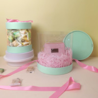 Boîte à cylindre colorée de luxe, emballage cadeau en ruban, boîte pliante en carton au design moderne pour les boîtes cadeaux de remise de diplôme